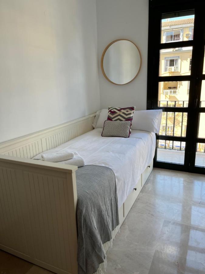 Amador Apartamento Familiar Centro Parking Amador De Los Rios Sevilla Eksteriør bilde